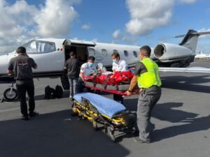 Traslado aéreo de emergencia salva la vida de un menor con graves quemaduras
