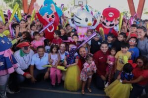Mega festejo por el Día de la Niña y el Niño en Puerto Aventuras y comunidades del municipio