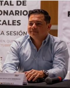 Renuncia Javier Regalado Hendricks a la Tesorería de Playa del Carmen