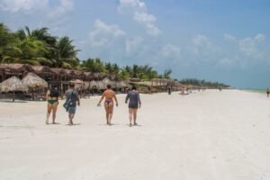 Ayuntamiento de Lázaro Cárdenas alerta sobre intento de extorsión a concesionarios de ZOFEMAT en Holbox