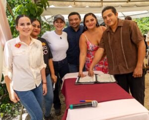 Lleva Estefanía Mercado identidad, salud y certeza jurídica a familias de Los Pájaros