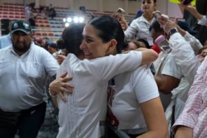 Estefanía Mercado acompaña a Claudia Sheinbaum y Mara Lezama en histórica entrega de títulos de propiedad para familias de la Colosio