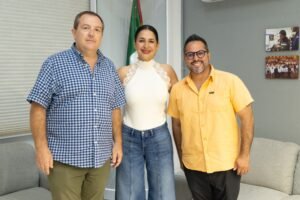 Estefanía Mercado anuncia 45% de descuento en ferry a Cozumel para habitantes de Playa del Carmen a través de Pase Playense