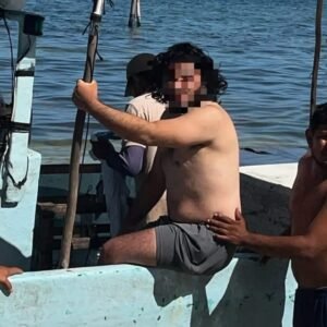 Localizan con vida a uno de los dos hombres extraviados en el mar de Cozumel