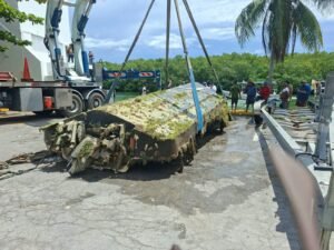 Retiran embarcaciones abandonadas del sistema lagunar Nichupté en Cancún