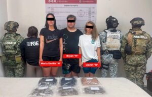 Catean dos viviendas en Cancún; detienen a tres personas por presunto narcomenudeo